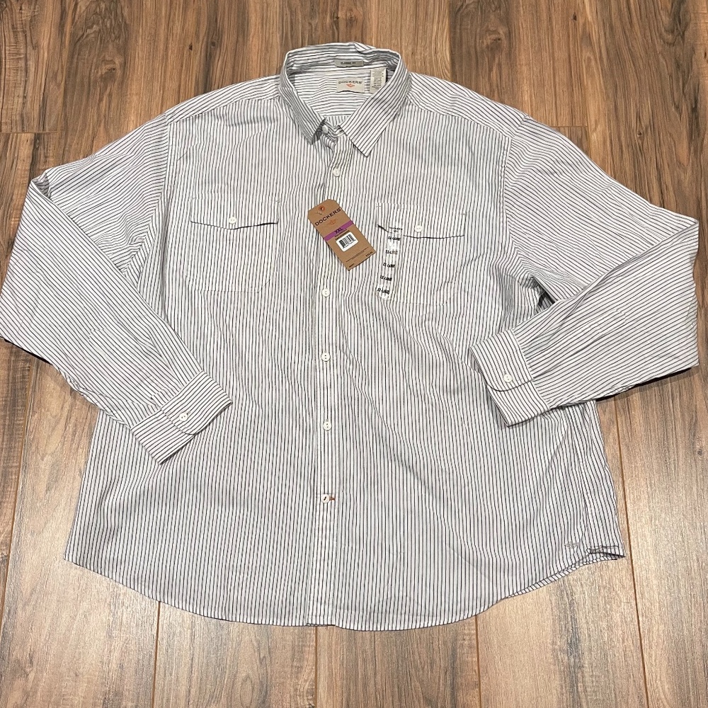Dockers Button front Shirt. XXL. NWT! 100% Cotton
